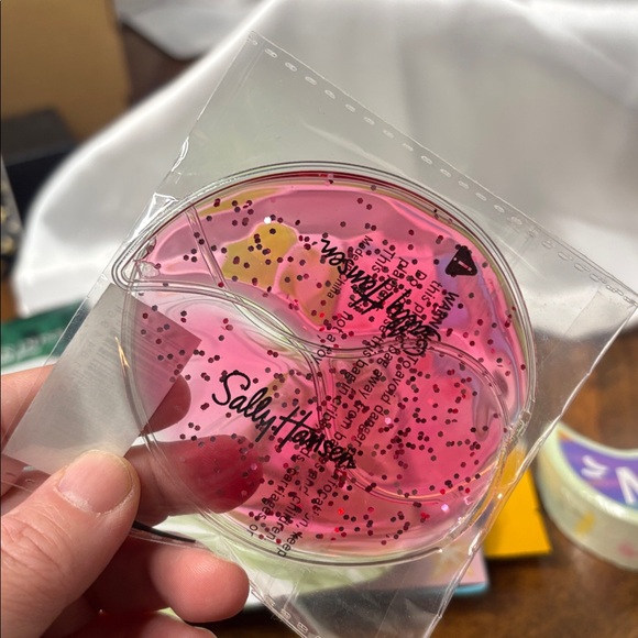 🔥FACE AND BODY MASK BUNDLE - Picture 4 of 11